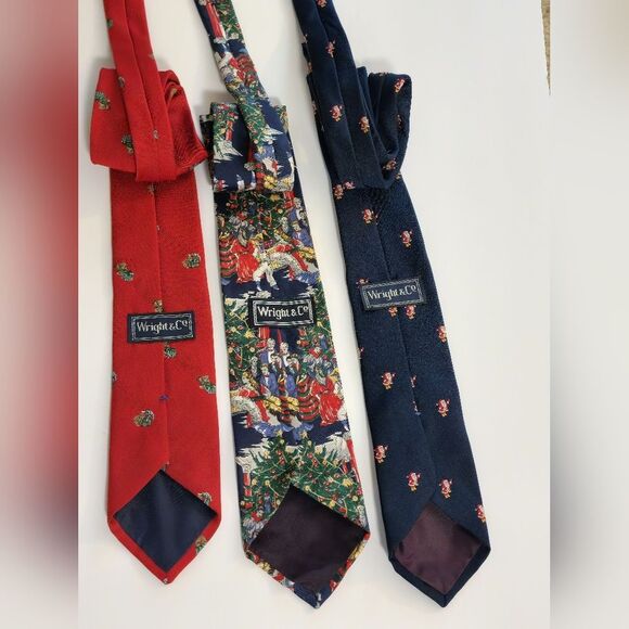 Vintage Men's Christmas Tie Bundle - Picture 6 of 9